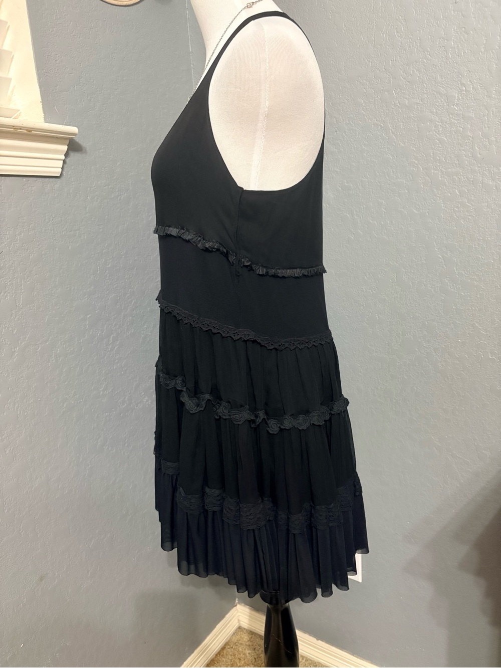 L.A.M.B. Silk Black Sleeveless Tiered Ruffle Mini Dress size Medium #1189 - Picture 3 of 9